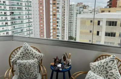 Excelente apto - andar alto - varanda - localização privilegiada