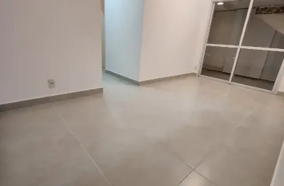 Excelente apto - varanda - lazer - localização privilegiada