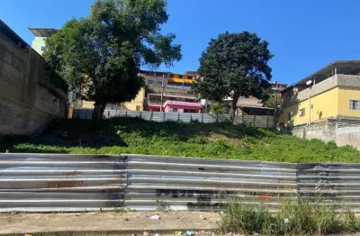 Exclente terreno 900 metros a 100 metros da praça de grama