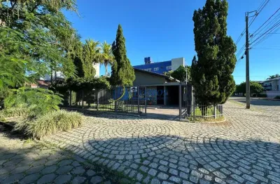 Casa com 3 quartos à venda no costeira, paranaguá  por r$ 820.000
