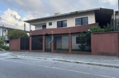 Casa com 5 quartos à venda na vila itiberê, paranaguá  por r$ 1.200.000
