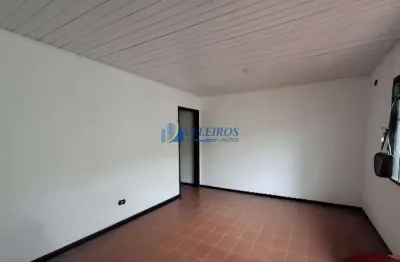 Casa com 2 quartos para alugar no bockmann, paranaguá  por r$ 2.650