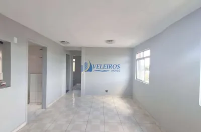 Apartamento com 2 quartos para alugar no parque são joão, paranaguá  por r$ 900