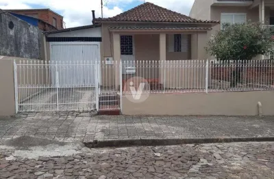 Casa de dois dormitórios localizado no bairro menino jesus na cidade de santa ma