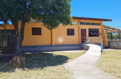 Excelente casa de esquina  de 5 dormitórios , 4 banheiros, garagem fechada para