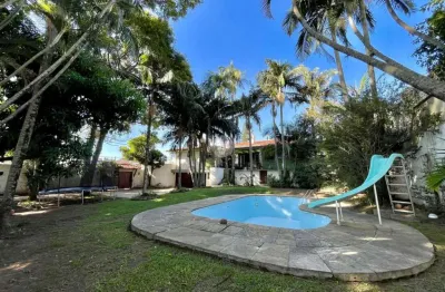 'clássico e deslumbrante: casa dos sonhos com piscina e jardim no bairro patrona