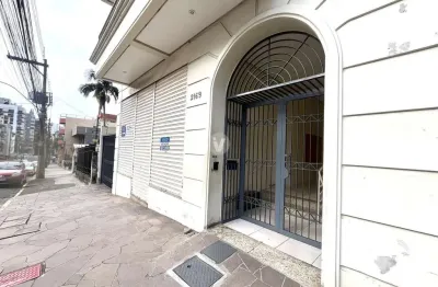 Excelente loja para locação na rua tuiuti bem próximo ou centro.