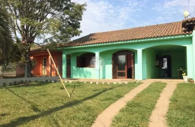 Casa com 3 dormitórios - em frente ao terras de santorini