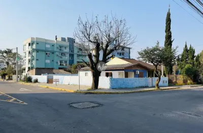 Terreno de esquina, em rua asfaltada ótimo para empreendimentos, a poucos minuto