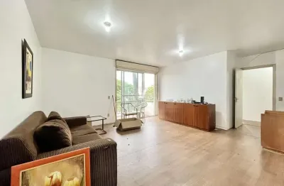 Apartamento com 3 dormitórios + dependência completa! necessita reforma!