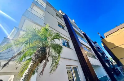 Cobertura com dois dormitórios sacada, churrasqueira e vaga de garagem!