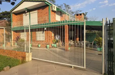 Casa de 3 dormitórios com pátio, parque pinhal, itaara!