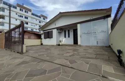 Casa com 3 quartos à venda na Rua Ernesto Pereira, 155, Camobi, Santa Maria