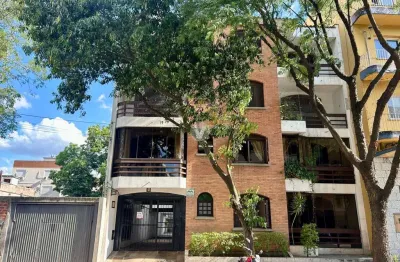 Apartamento de 2 dormitórios com vaga de garagem no centro