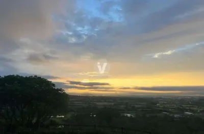 Chácara com 2 hectares, duas casas e vista panorâmica no km3