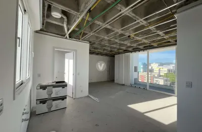Apartamento no centro com 2 dormitórios, 2 vagas e vista panorâmica!