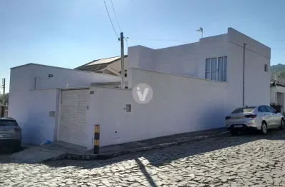 Casa 3 suítes, segura e próxima de região comercial em local tranquilo!