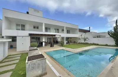Casa de cinema em um dos melhores condomínios da cidade!