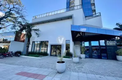 Loja comercial de 1.183 m² com estacionamento e 7 vagas cobertas na av. medianei
