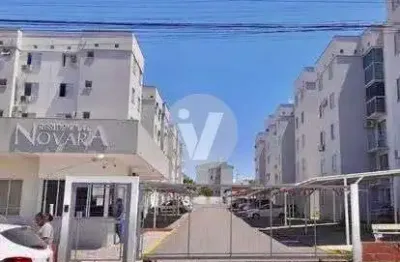Apartamento semimobiliado de 2 dormitórios, localizado no bairro medianeira