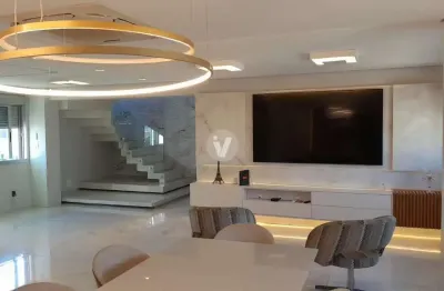 Sonho de cobertura no centro da cidade, 356m² privativos, reformada com requinte