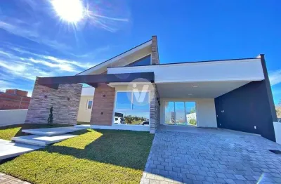 Belíssima casa com exclusividade, localizada no cond. cidade universitária