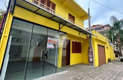 Loja comercial térrea, localizada no bairro camobi.