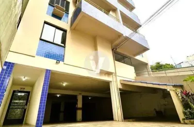 Cobertura duplex com 03 dormitórios, churrasqueira, amplo terraço, localizado no