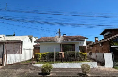 Casa ampla de 3 dormitórios em localização segura e calma, no bairro camobi.