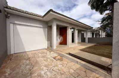 Casa ampla, muito aconchegante, de 4 dormitórios, localizada no bairro camobi!