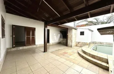 Casa de 2 dormitórios para venda ou locação, localizada no bairro parque pinheir
