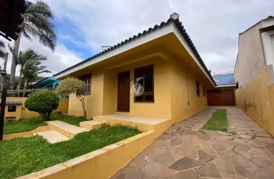 Casa de 3 dormitórios com churrasqueira e lareira localizada no residencial lope
