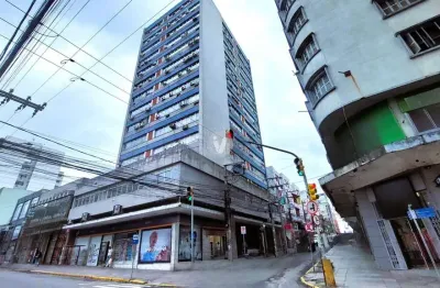 Sala comercial central para venda, localizada em ponto estratégico no centro da