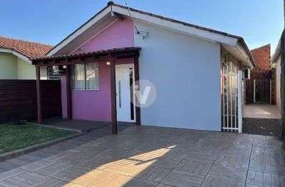 Casa à venda de 3 dormitórios, pátio, 2 vagas, localizada em camobi