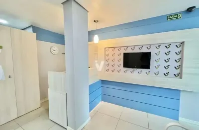 Sala comercial mobiliada, com recepção, localizada no centro de santa maria.