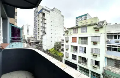 Apartamento de 2 dormitórios, em ótima localização central.