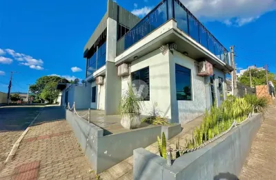 Casa comercial ou residencial com ótima localização no bairro patronato!