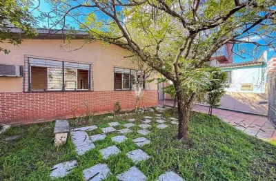 Casa comercial na rua tuiuti para locação, com localização estratégica no centro