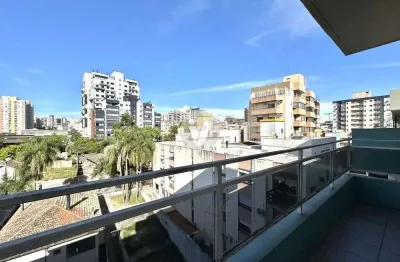 Cobertura duplex com 4 dormitórios, terraço com piscina e 2 vagas