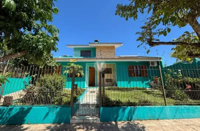 Bela casa à venda, 3 dormitórios, suíte, 2 vagas, localizada no novo horizonte!