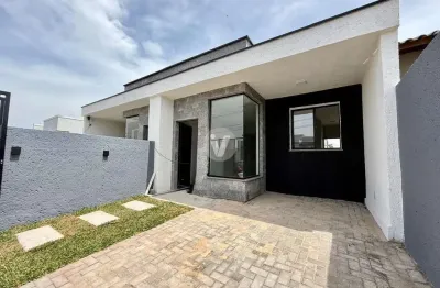 Casa térrea com 2 dormitórios, churrasqueira e pátio em camobi