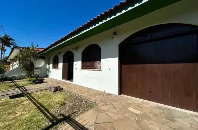 Casa à venda, 05 dormitórios, suíte, terraço, salão de festas, bairro Camobi.