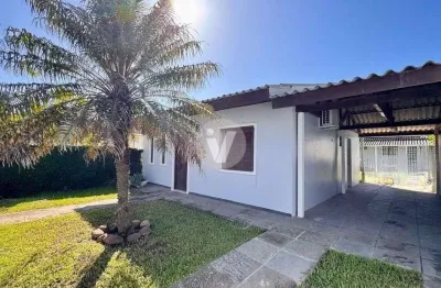 Casa à venda, 2 dormitórios, energia solar e pátio amplo, no bairro Tomazetti.