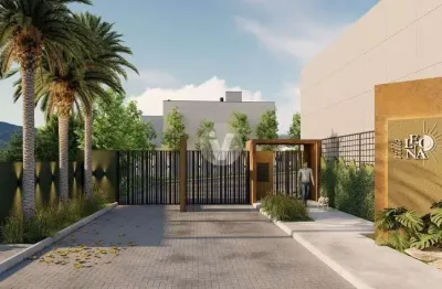 Casa à venda em condomínio, 3 dormitórios e pátio privativo, no bairro São José.