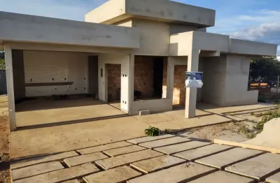 Casa linear com piscina no condomínio estância do cipó