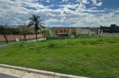 Lote de 549m² à venda em um dos condomínios mais valorizados da região