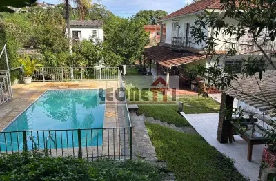 Excelente terreno com 800 m² e casa duplex com piscina ? próximo à barrinha e à praia