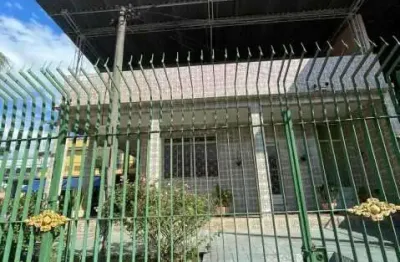 Casa com 2 quartos para alugar na rua barão de melgaço, cordovil, rio de janeiro, 56 m2 por r$ 2.000