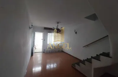 Sobrado bem espaçoso 3 dormitórios e 1 vaga de garagem