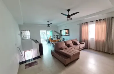 Casa alta com 03 dormitórios (02 suítes) á venda no bairro embaré - santos